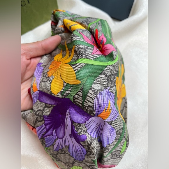 Auth Gucci GG Silk Monogram Flora Print Headband In Red - Picture 9 of 13